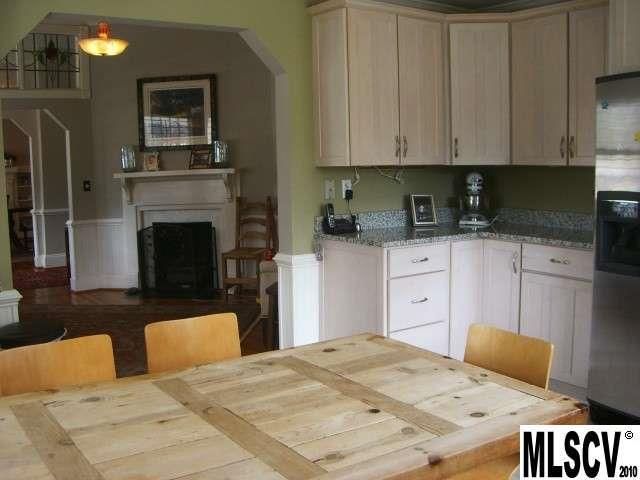 740 4th Ave Dr NW, Hickory, NC 28601