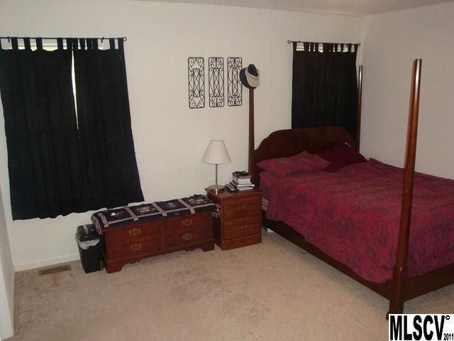2188 Samanthas, Newton, NC 28658