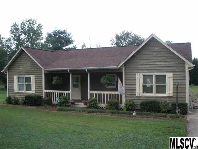 2009 34th Ave Dr NE, Hickory, NC 28601