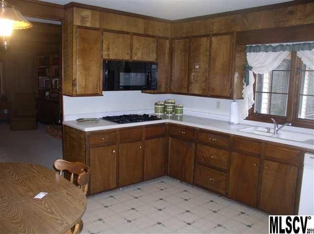 810 W 6th St, Newton, NC 28658