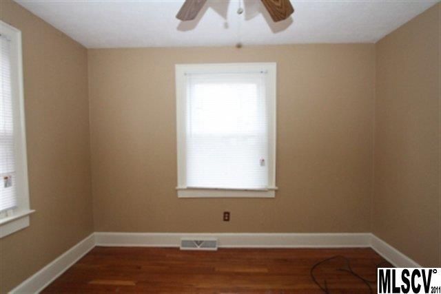 706 5th St SE, Hickory, NC 28602