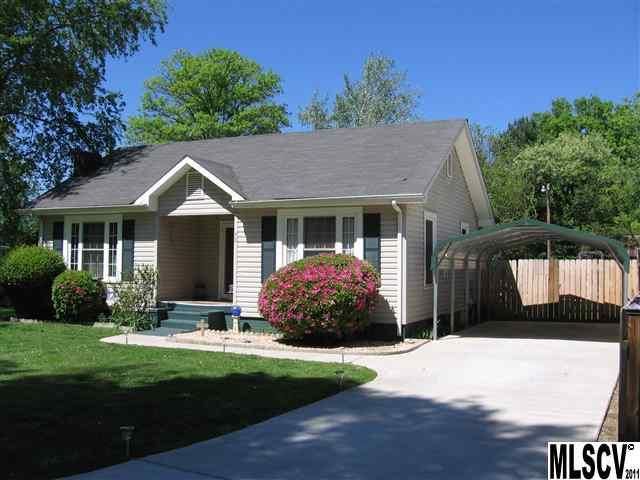 40 18th Ave Dr NW, Hickory, NC 28601