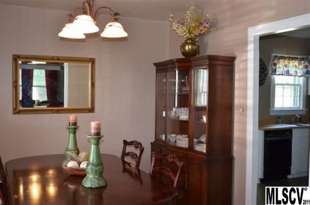 1240 12th St Pl NW, Hickory, NC 28601