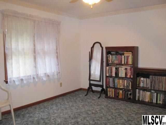 2433 1st St NW #7, Hickory, NC 28601