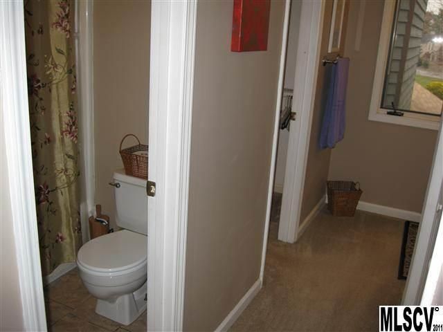 2233 6th St NW, Hickory, NC 28601