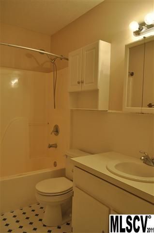 102 Brandywine Dr #Y3, Conover, NC 28613