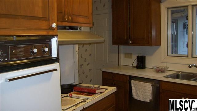 122 Pinehurst Ln, Newton, NC 28658