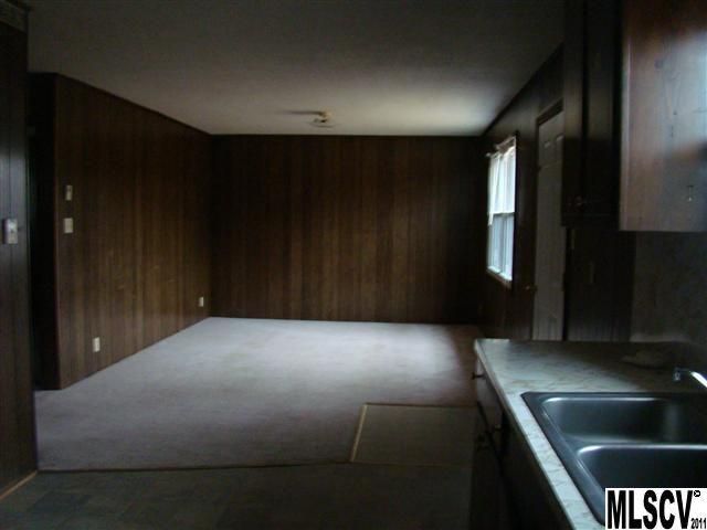 976 Hatchett Rd, Hickory, NC 28092