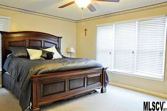 1637 Heron Ct, Newton, NC 28658