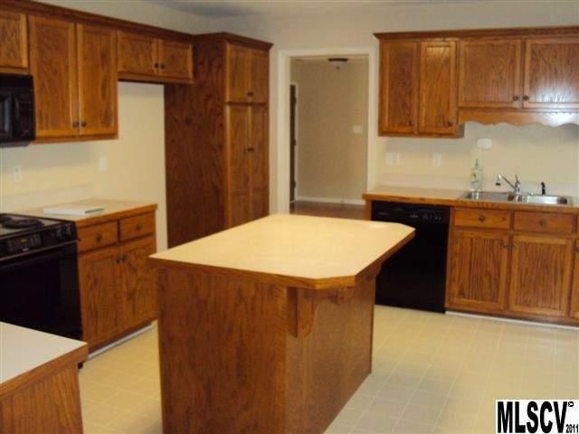 3308 Overbrook Dr, Conover, NC 28613