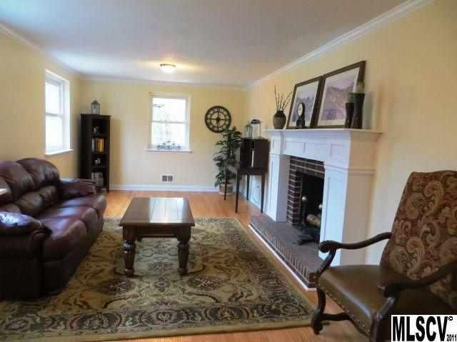 513 10th Street Pl NW, Hickory, NC 28601