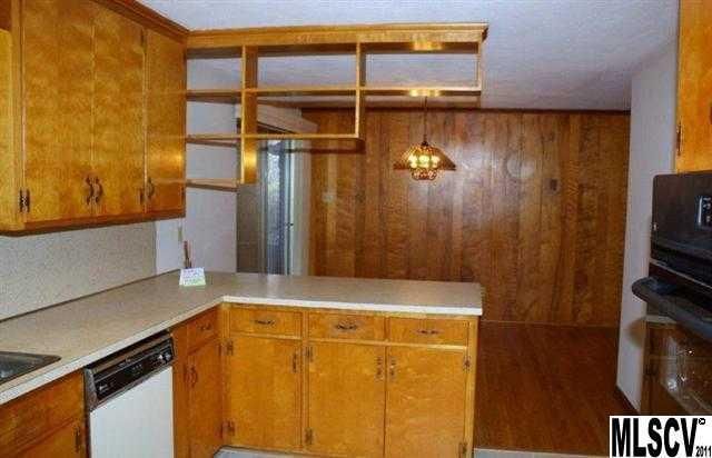 1218 Houston Dr, Conover, NC 28613