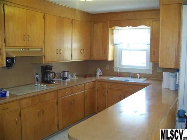 610 2nd Ave NE, Conover, NC 28613