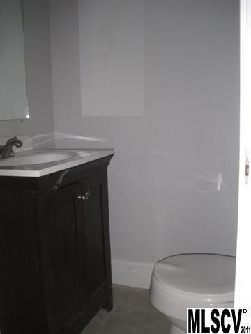 1003 3rd St SE, Hickory, NC 28602
