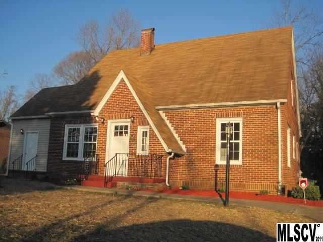 1003 3rd St SE, Hickory, NC 28602