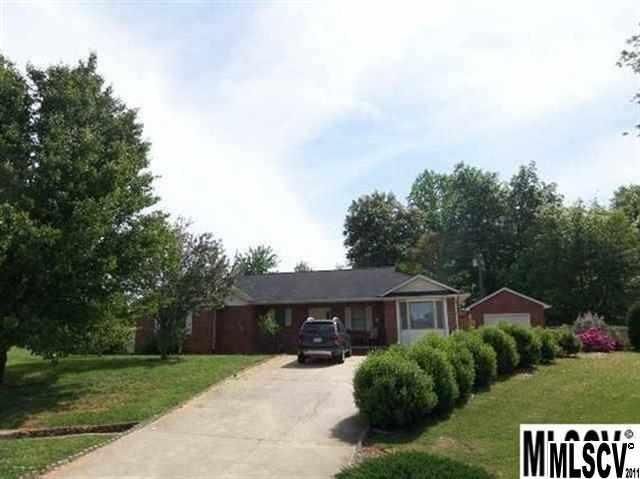 2062 Gary Ln, Hickory, NC 28602
