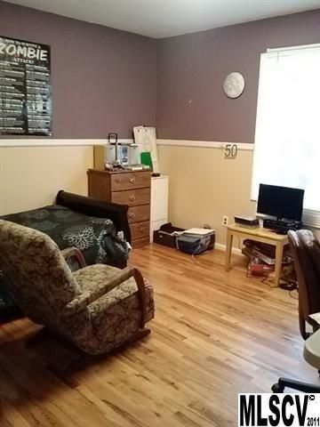 2062 Gary Ln, Hickory, NC 28602