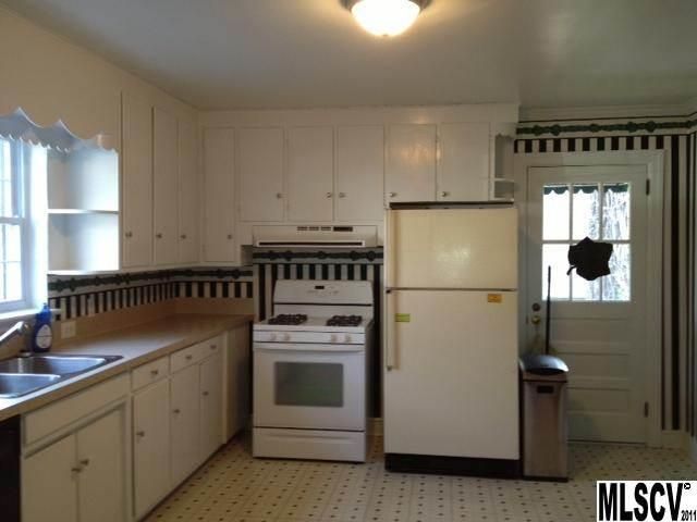 1053 5th Avenue Ct NW, Hickory, NC 28601
