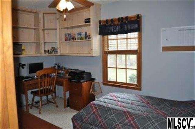 3730 10th Street Dr NE, Hickory, NC 28601