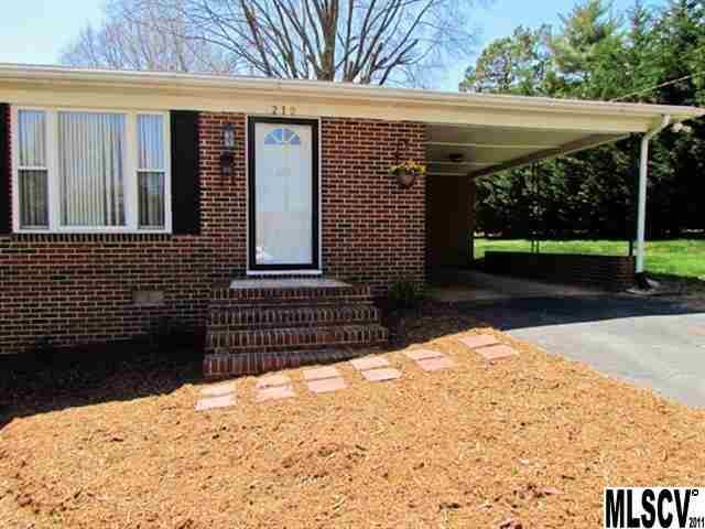 210 3rd St NE, Conover, NC 28613