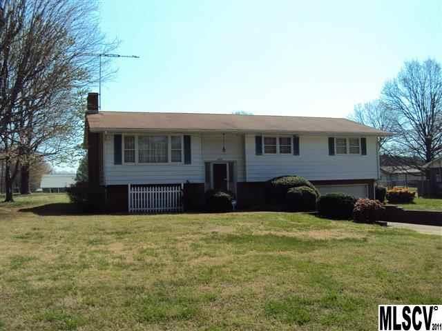 1050 22nd St NE, Hickory, NC 28602