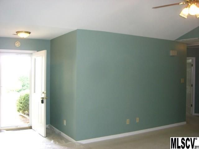2418 23rd Ave Dr NE, Hickory, NC 28601