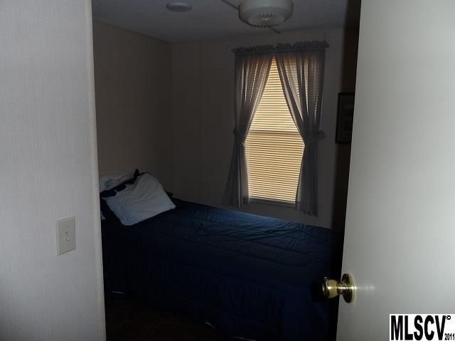 6523 Riverside Dr, Conover, NC 28613