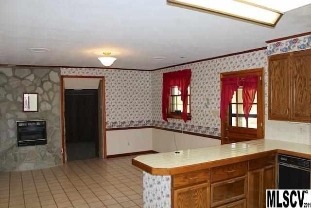 4624 Sulphur Springs Rd, Hickory, NC 28601