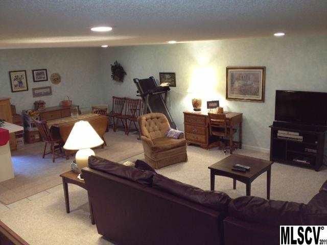 1756 Deitz Rd, Hickory, NC 28602