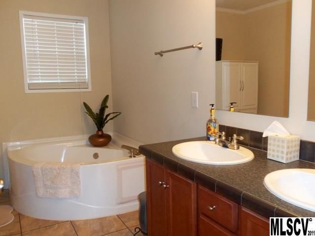 352 Adams Ln, Lincolnton, NC 28092