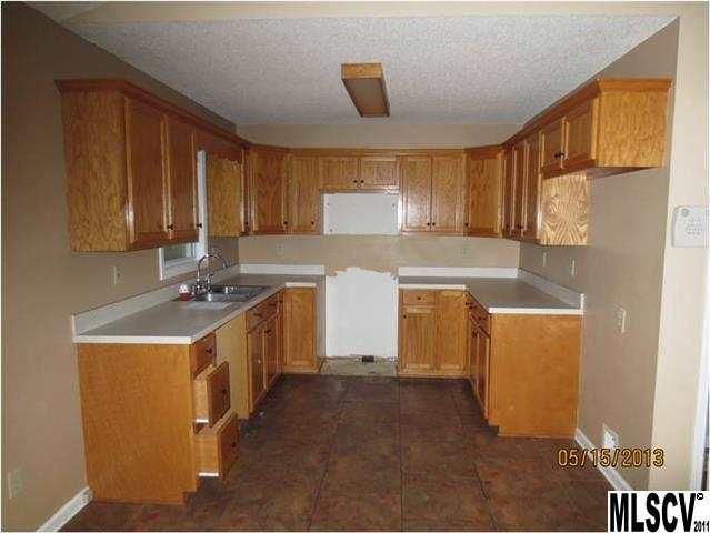 1130 Rollingwood Dr, Claremont, NC 28610