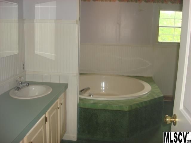 144 R L Hoyle Ln, Vale, NC 28168