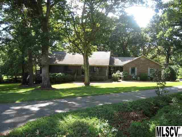 106 1st St Pl SE, Conover, NC 28613