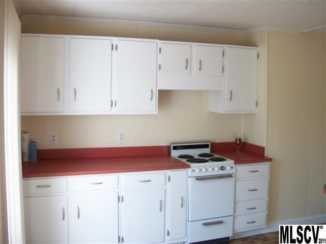 3931 N Center St, Hickory, NC 28601