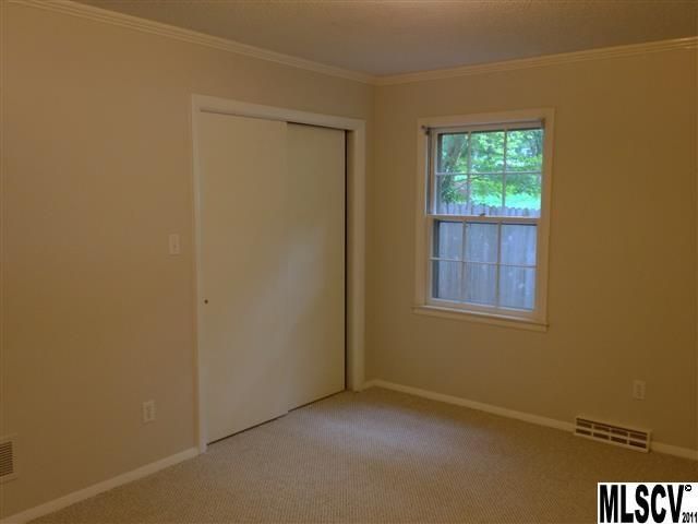 618 Hamilton St, Newton, NC 28658