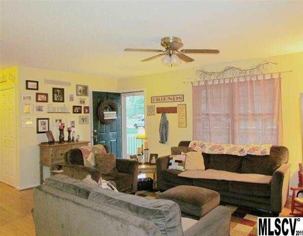 1290 Prince Dr, Hickory, NC 28602