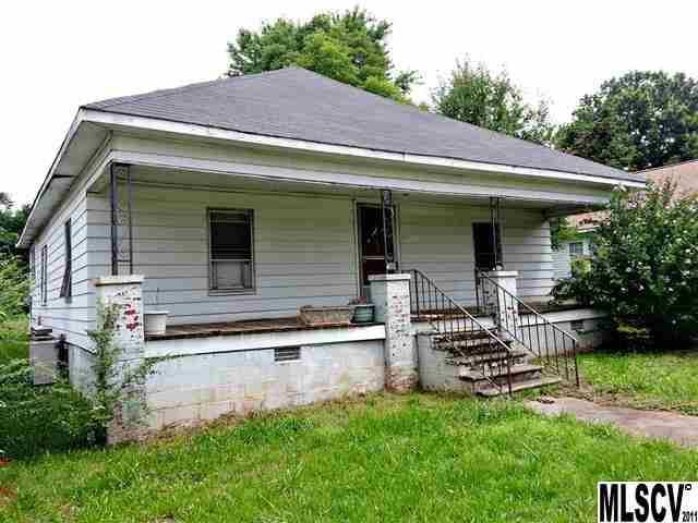 402 E 20th St, Newton, NC 28658