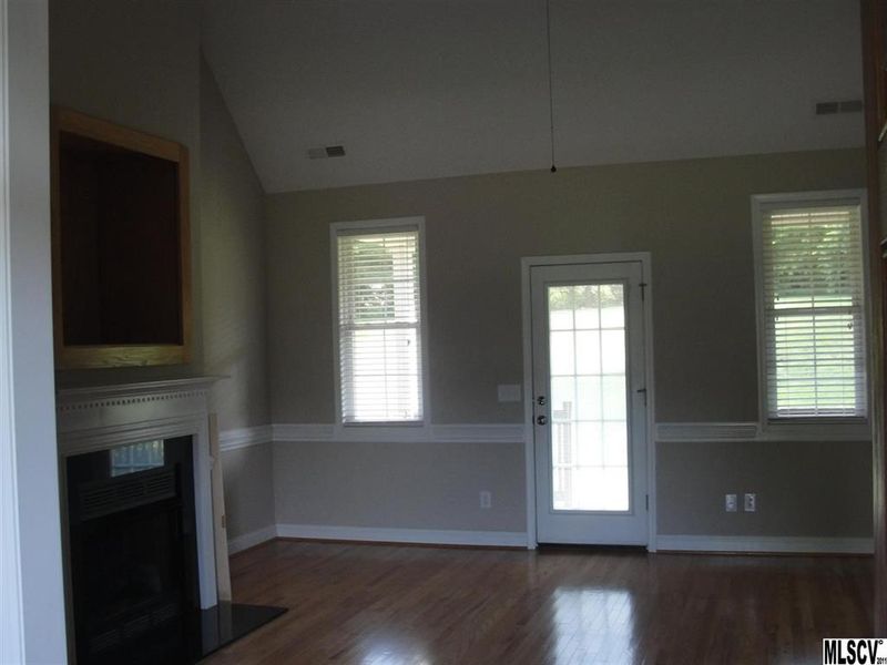 802 4th St NE, Conover, NC 28613