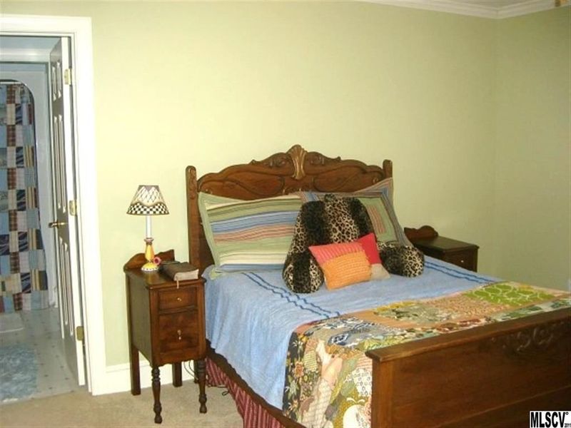 4130 3rd St NW, Hickory, NC 28601