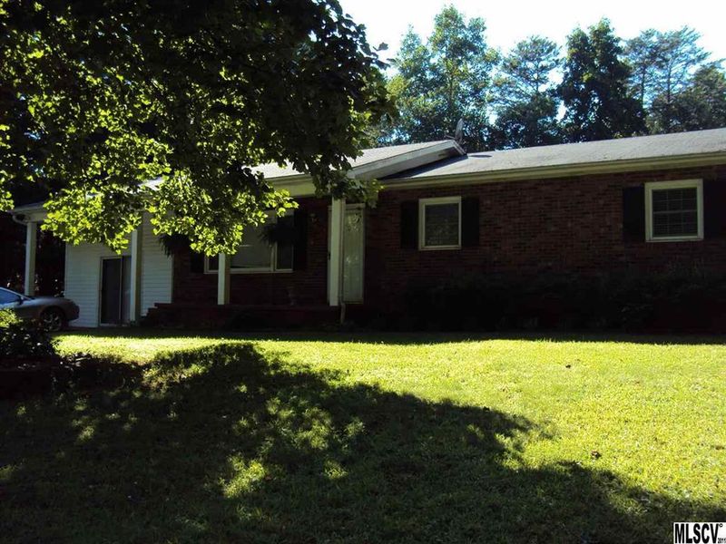 1872 Herbie Cir, Hickory, NC 28658