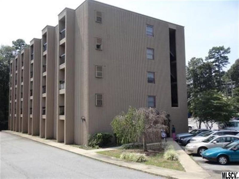 380 9th Avenue Dr NE, Hickory, NC 28601
