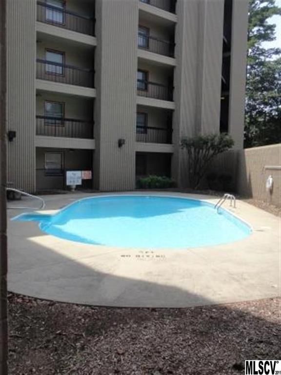 380 9th Avenue Dr NE, Hickory, NC 28601