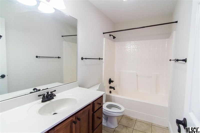 1107 16th Ave Pl NW, Hickory, NC 28601
