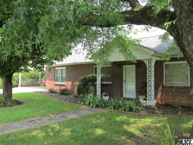 2272 Robinson Rd, Newton, NC 28658