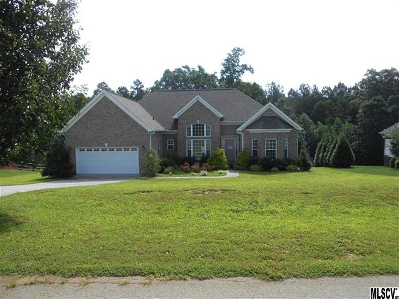1936 Jaya Dr, Sherrills Ford, NC 28673