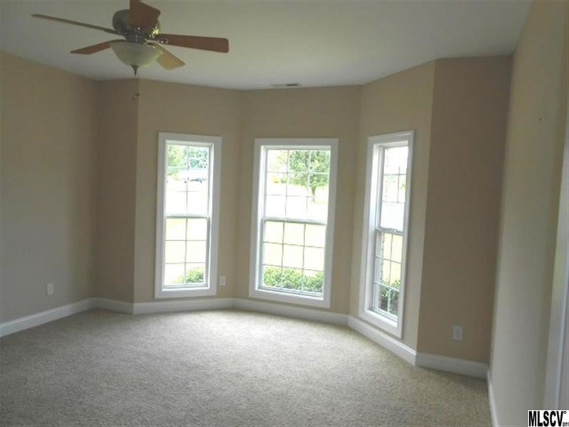 1936 Jaya Dr, Sherrills Ford, NC 28673