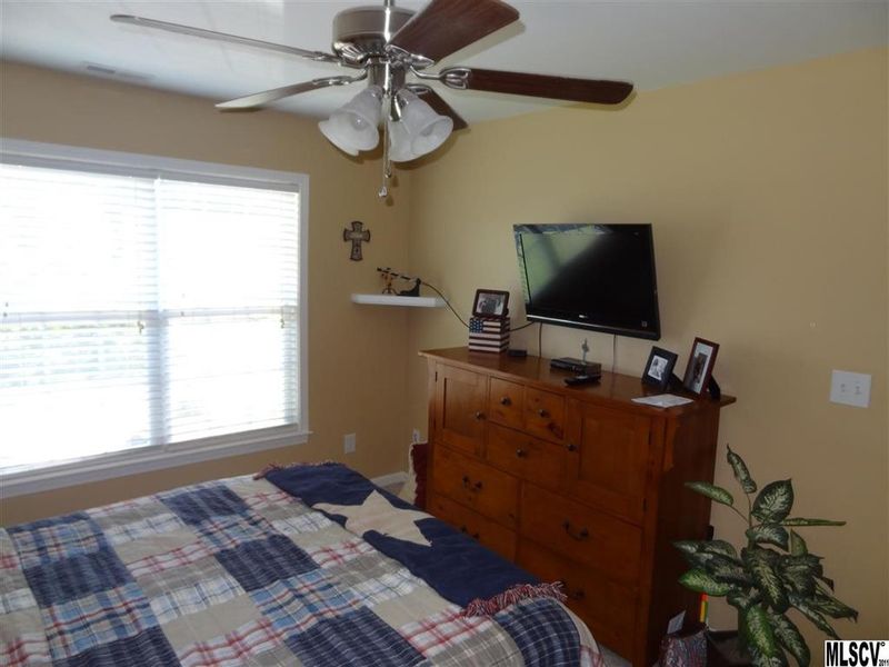 926 Berlin St NW, Conover, NC 28613