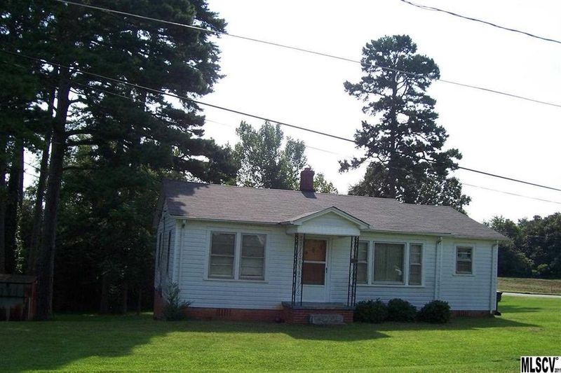 1270 18th St NE, Hickory, NC 28602