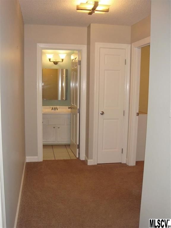 2705 N Center St #25, Hickory, NC 28601