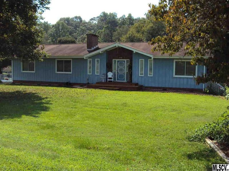 2732 5th Ave NE, Hickory, NC 28601